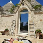 La Relais Del Trullo 3* Путиньяно