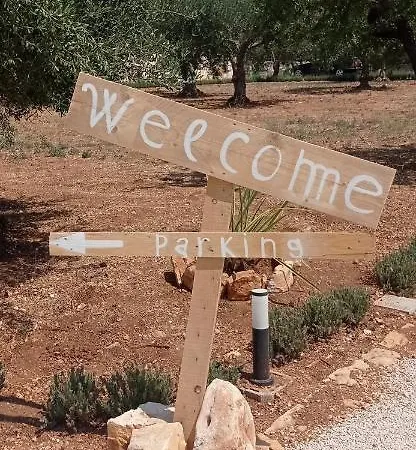 La Relais Del Trullo 3* Путиньяно